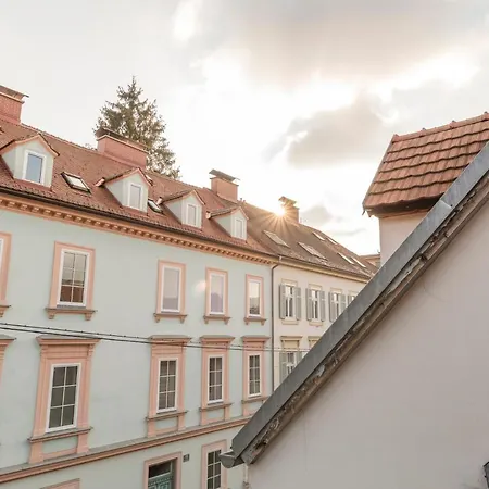 Schlossberg By Ichbucheat Apartment Graz