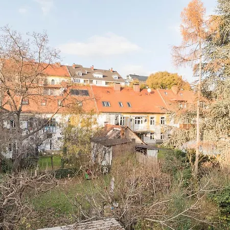 Schlossberg By Ichbucheat Apartment Graz